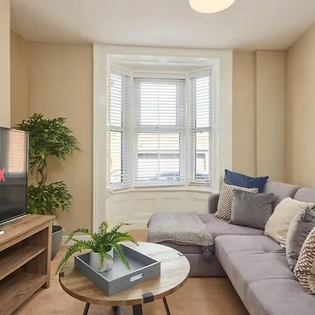 Delightful House * יורק